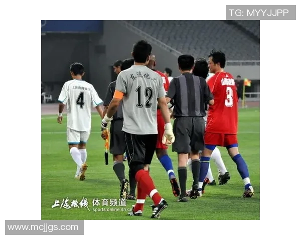 2014年杭州绿城与上海东亚激战回顾球场上的激情与荣耀交织